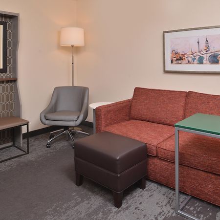 Holiday Inn & Suites Raleigh Cary By Ihg エクステリア 写真