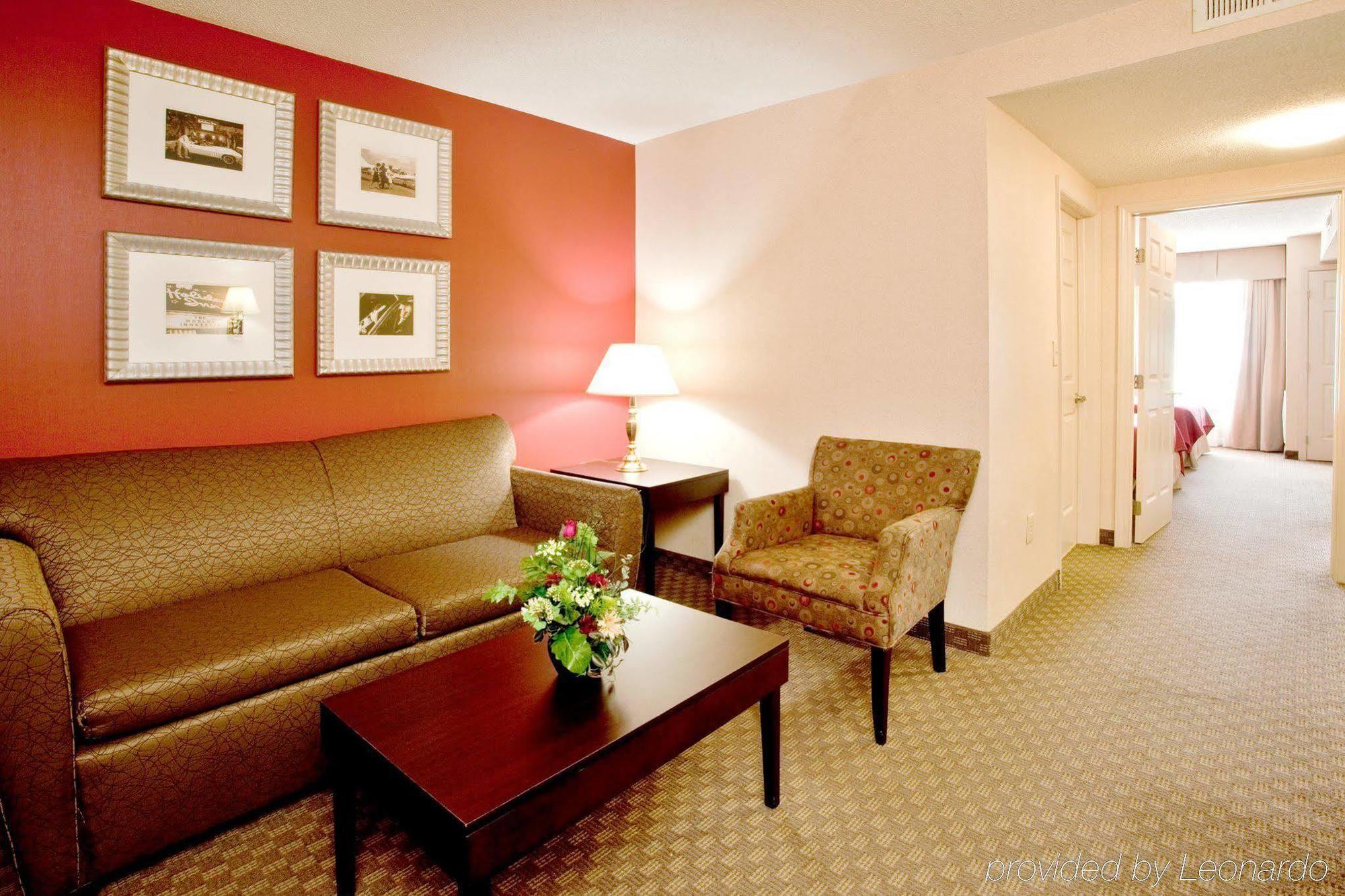 Holiday Inn & Suites Raleigh Cary By Ihg エクステリア 写真