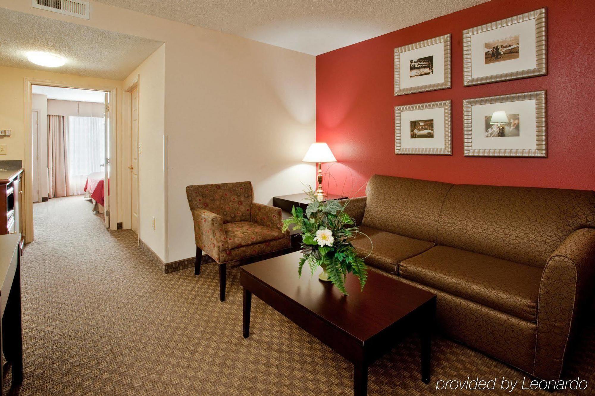 Holiday Inn & Suites Raleigh Cary By Ihg エクステリア 写真